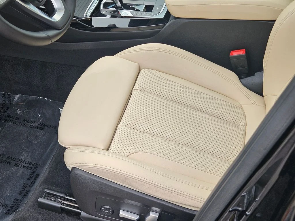 Certified Used 2023 Jet Black BMW xDrive30i image 34