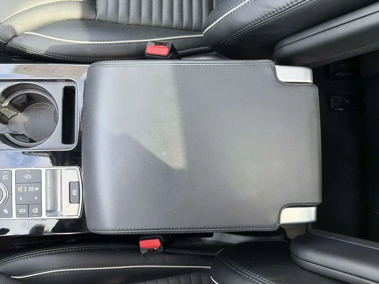 Used 2019  Land Rover HSE Luxury Dilawri Certified   Built for Adventure image 28