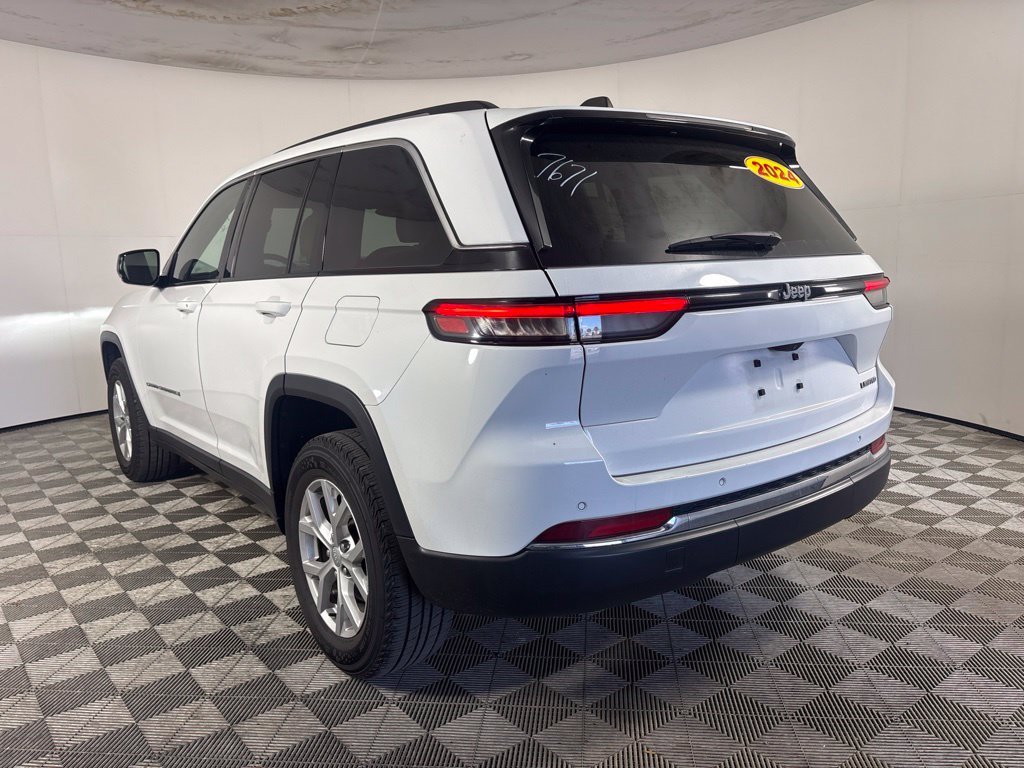 Used 2024 White Jeep Limited image 5