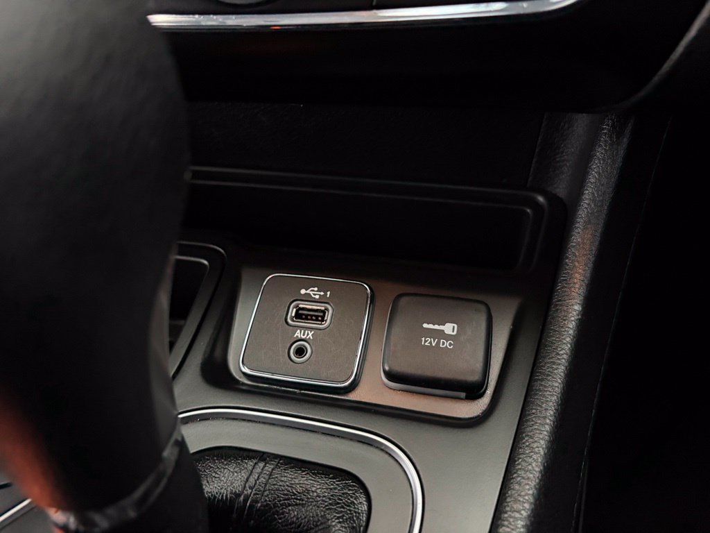 Used 2020 White Jeep Latitude image 10