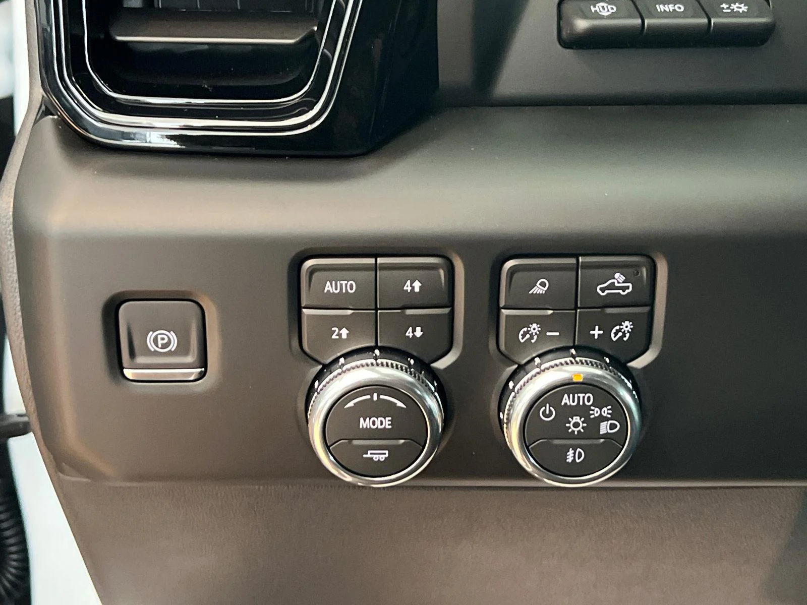 2026 GMC Sierra 1500 AT4 - Photo 28