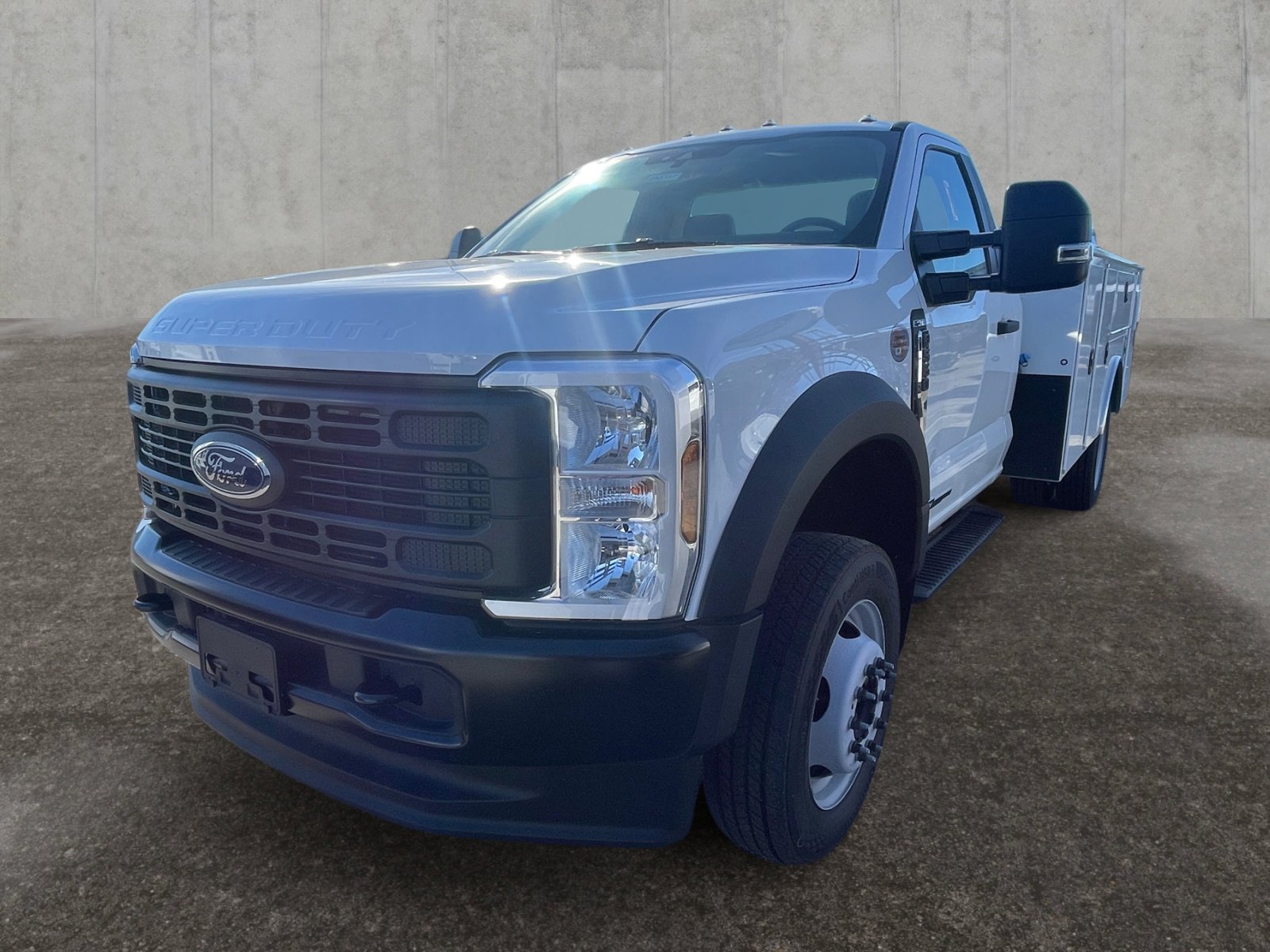 2025 Ford F-550 Super Duty Chassis Cab