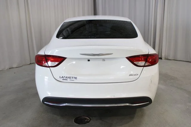 Used 2015 White Chrysler Limited image 26