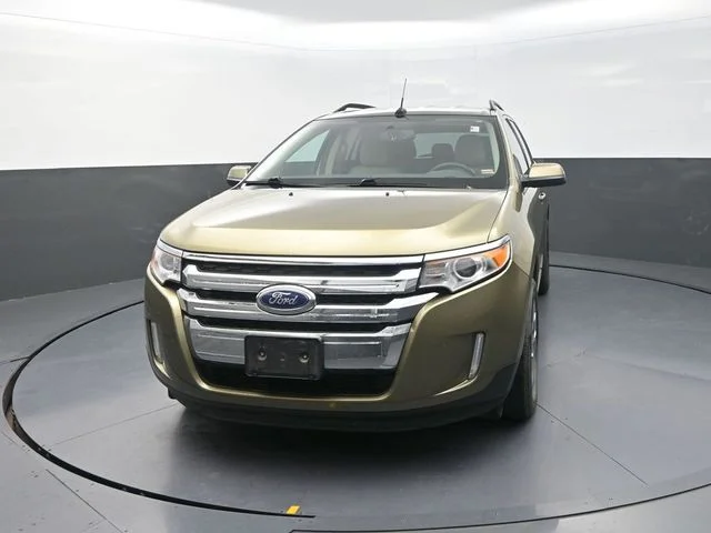 Used 2013  Ford SEL image 2
