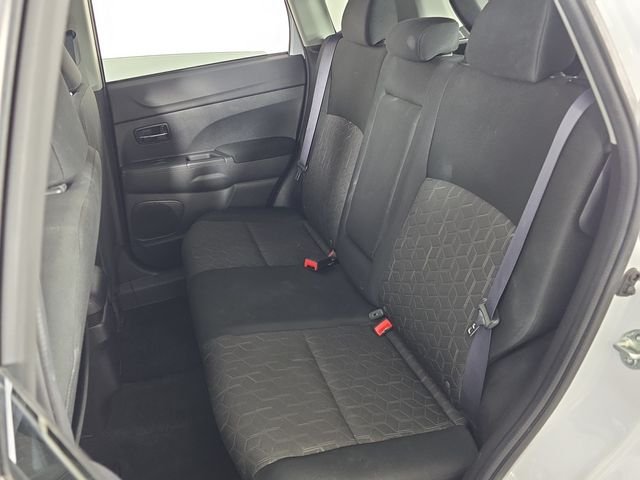 Used 2024  Mitsubishi 2.0 ES image 26