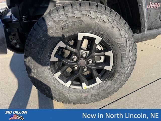 New 2026 Black Clear-Coat Exterior Paint Jeep Rubicon 4x4 image 5