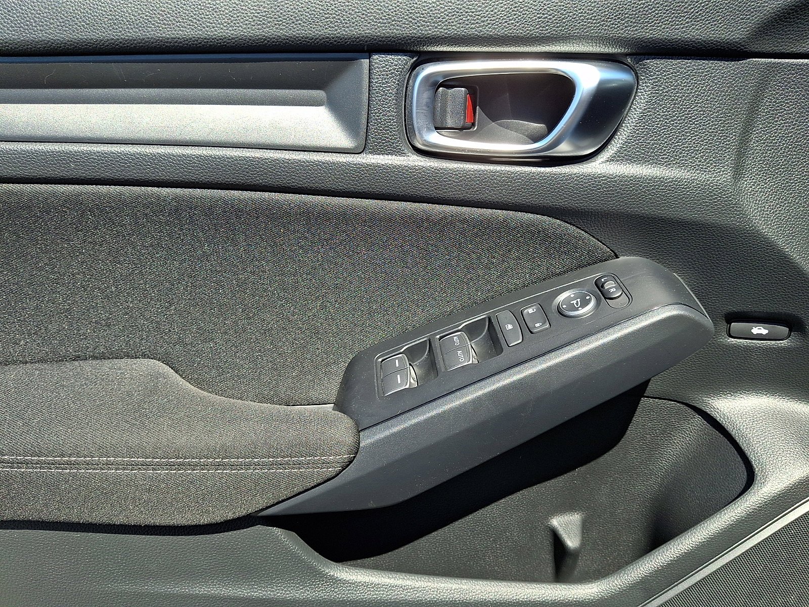 2025 Honda Civic LX - Photo 11