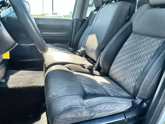 Used 2019 White Toyota SR image 15