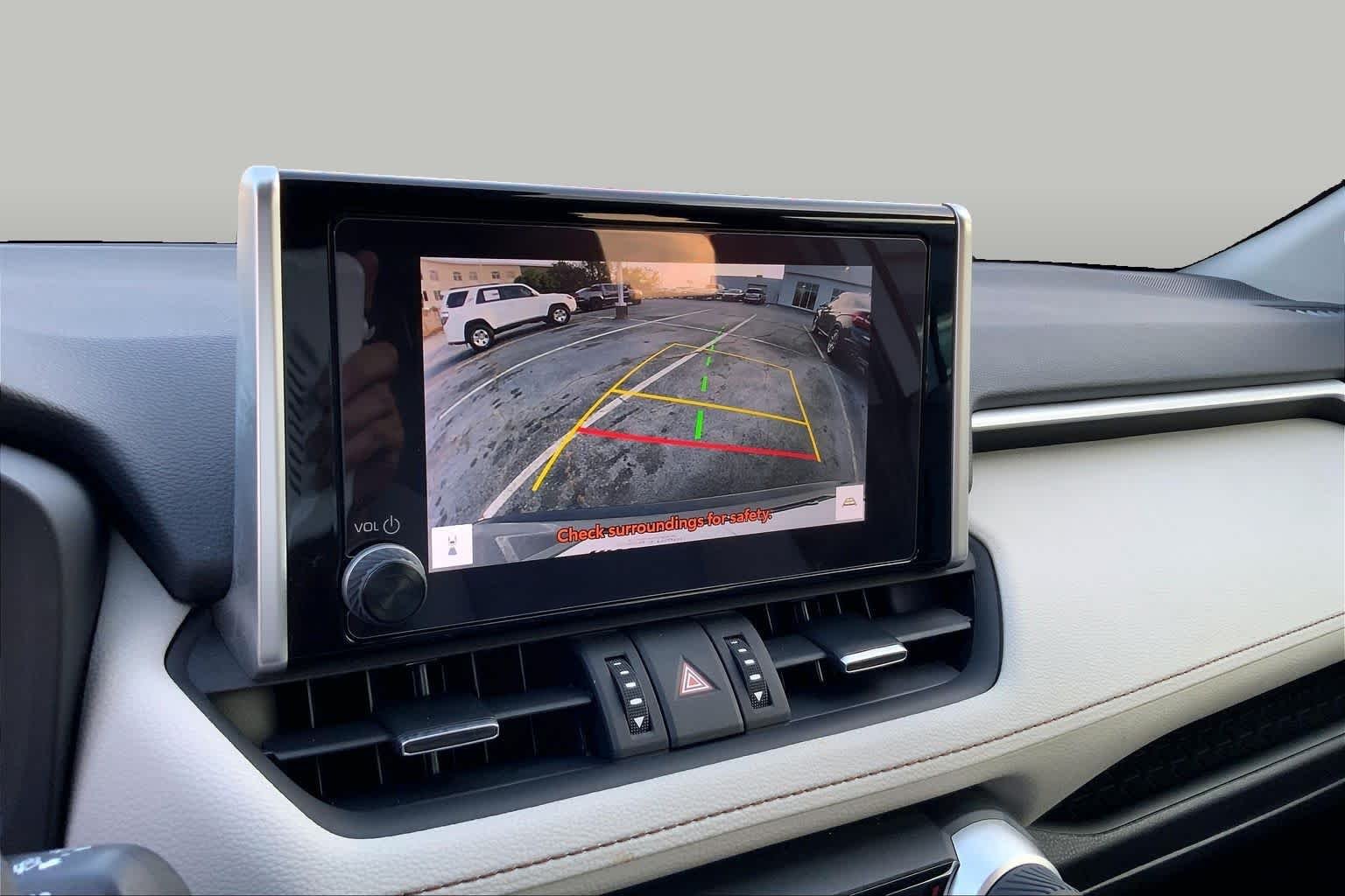 Used 2024 Silver Sky Metallic Toyota XLE Premium image 28