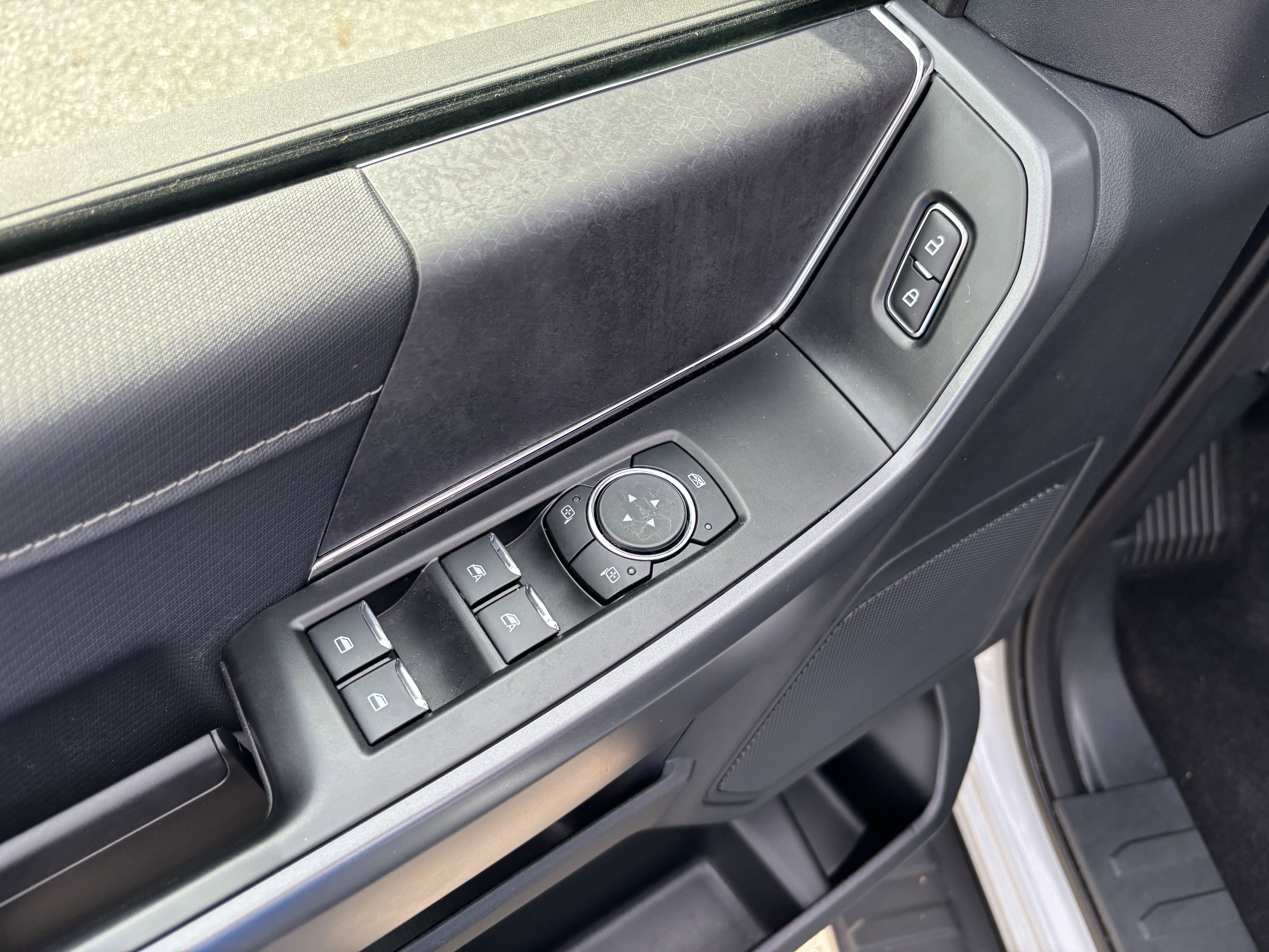 2025 Ford F-150 XLT - Photo 12