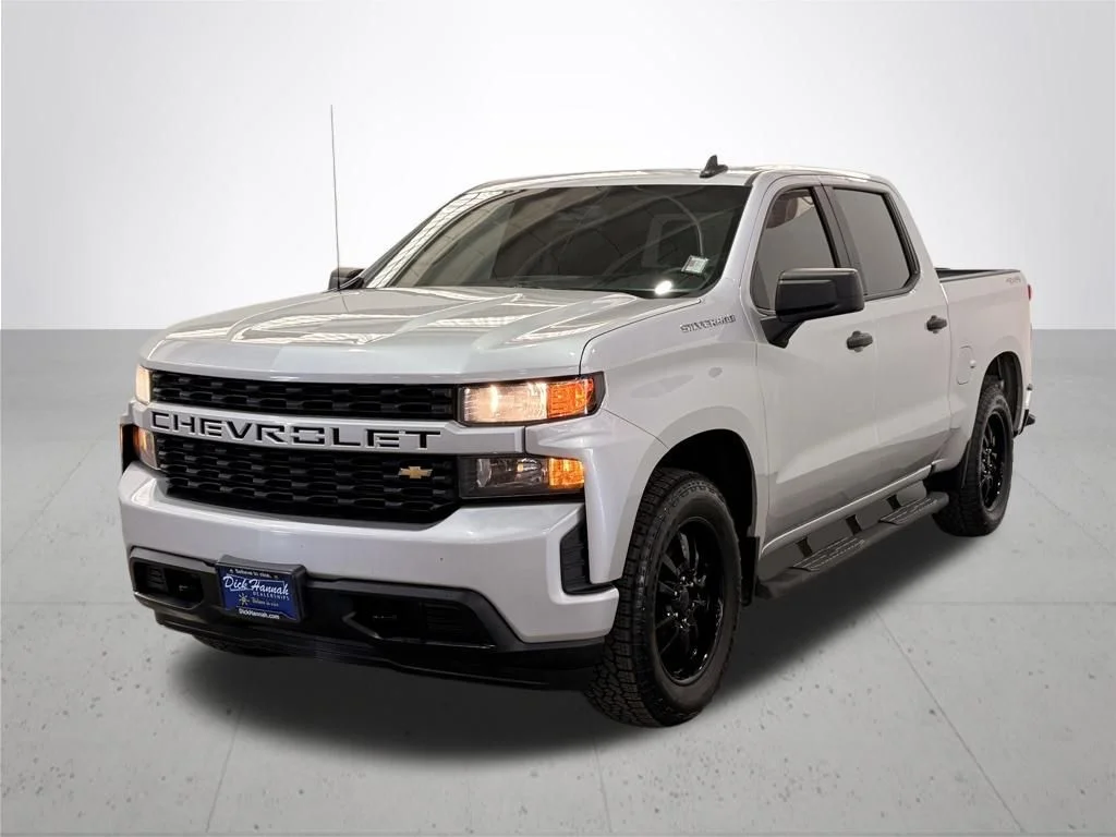Used 2019 Silver Chevrolet Custom image 2
