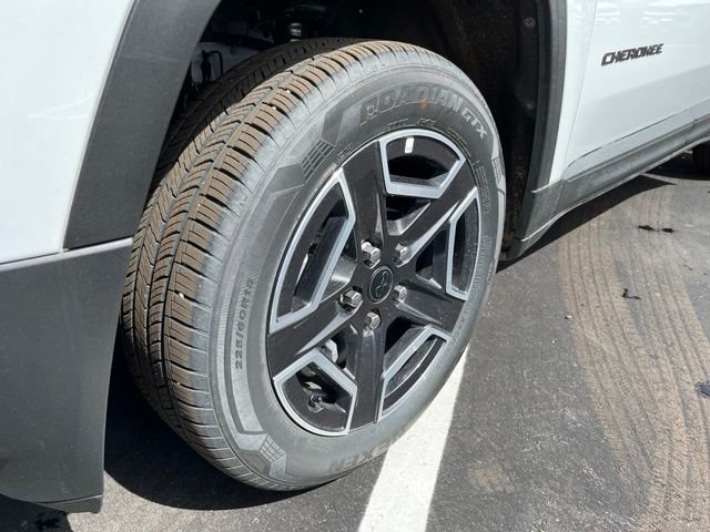 New 2026 Bright White Clearcoat Jeep Laredo image 9
