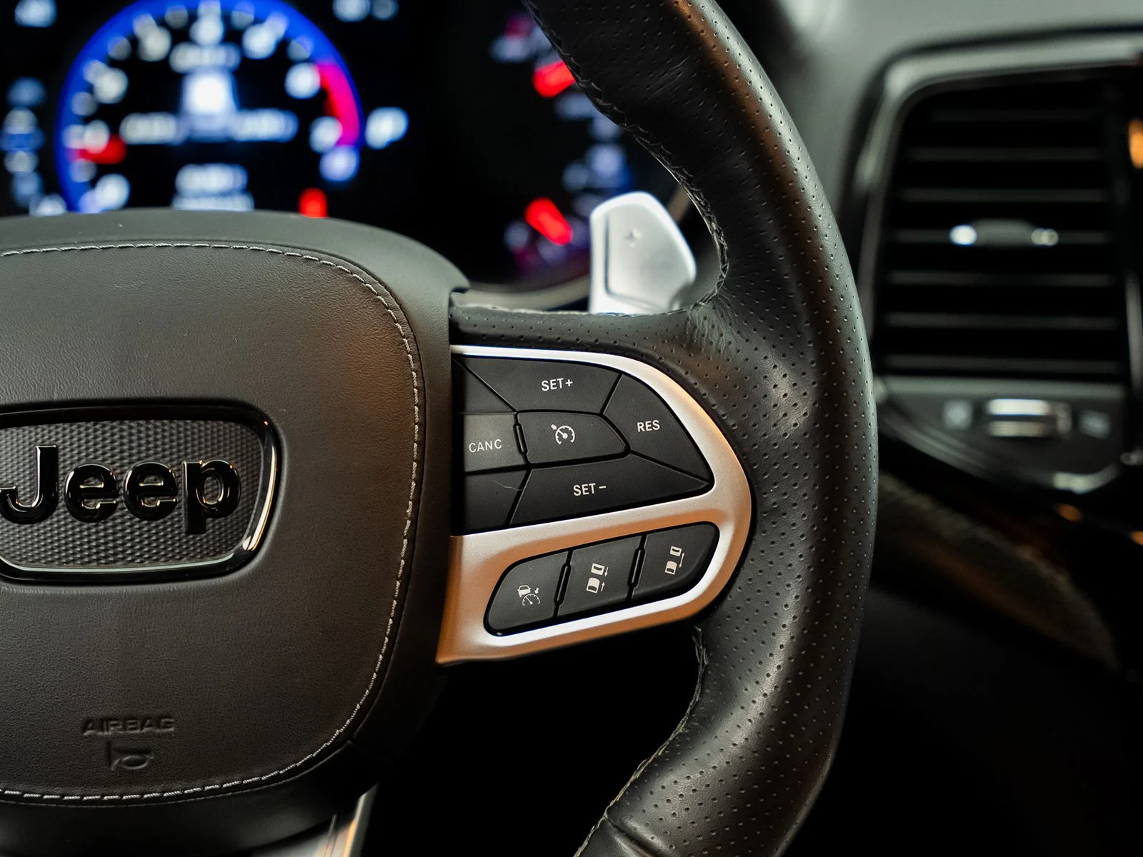 Used 2021 White Jeep Trackhawk image 47