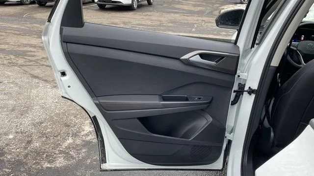 2026 Volkswagen Taos SE Black - Photo 26
