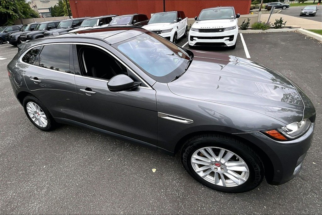Used 2019 Gray Jaguar 25t Prestige image 30