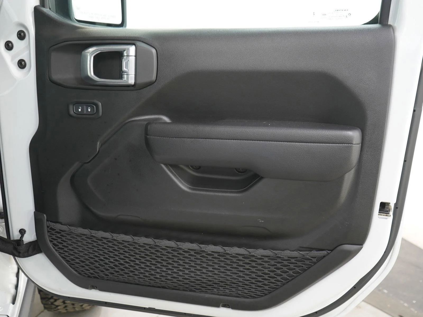 Used 2024 Bright White Clearcoat Jeep Rubicon image 11