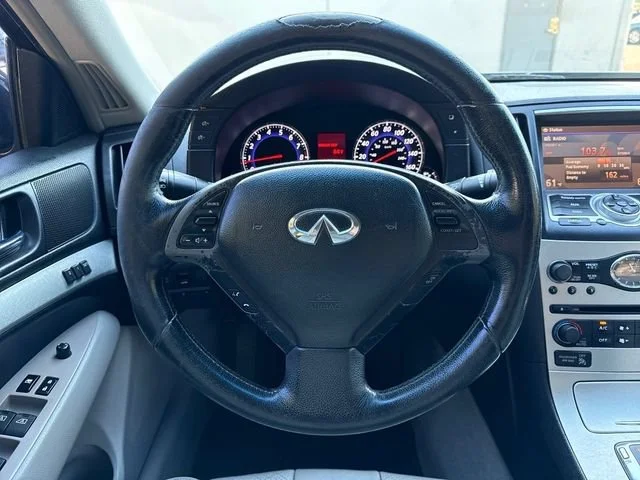 Used 2008 Platinum Graphite INFINITI Journey image 18