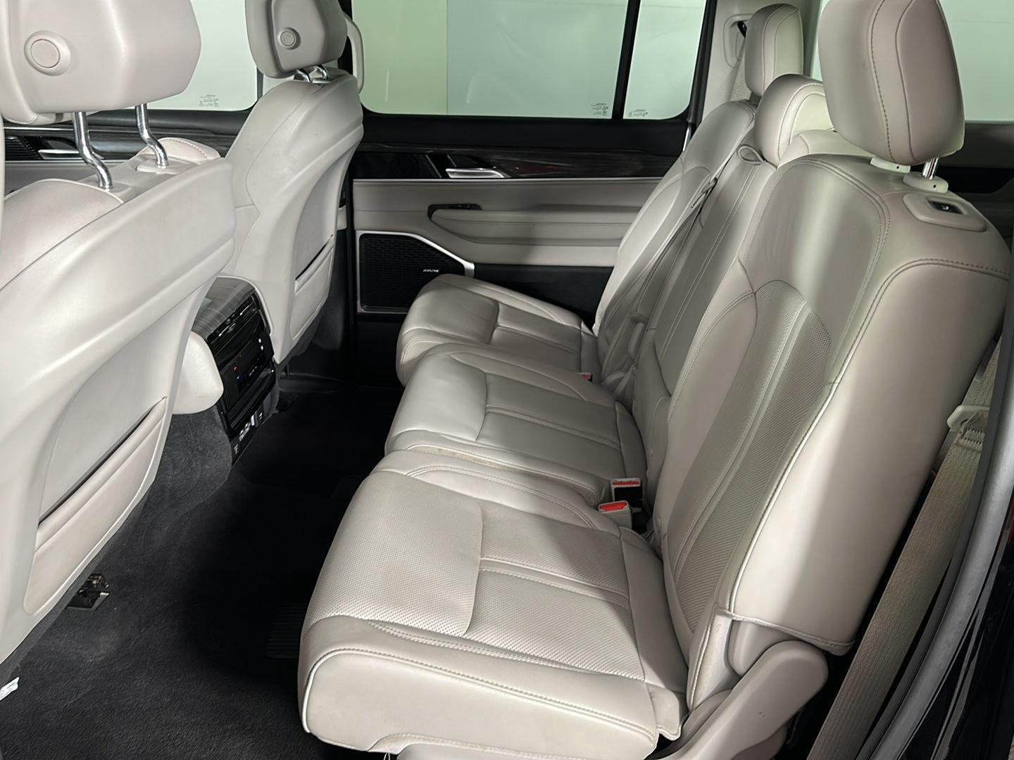 Used 2022 Diamond Black Crystal Pearlcoat Jeep Series II image 12