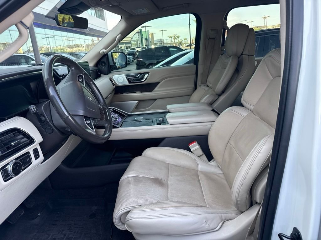 Used 2021 White Lincoln Reserve image 7