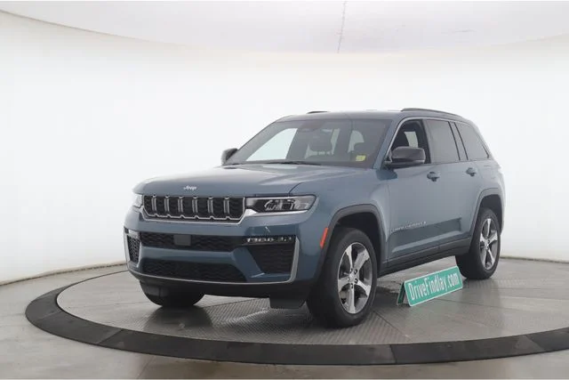 New 2026 Steel Blue Exterior Paint Jeep Limited image 10