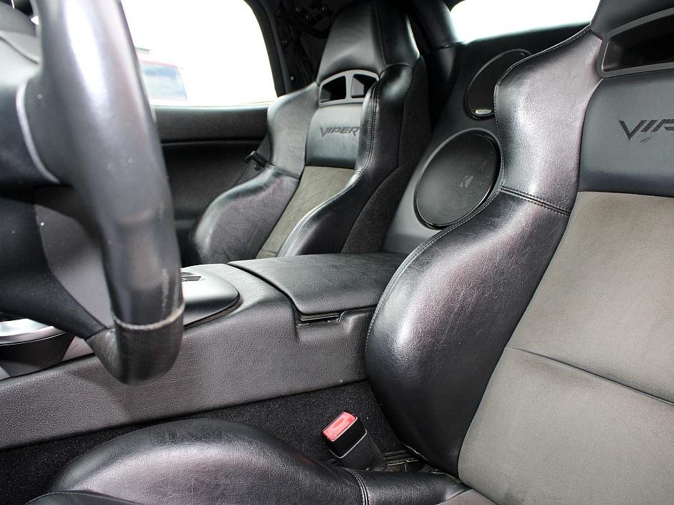 Used 2006 Black Dodge SRT10 image 29