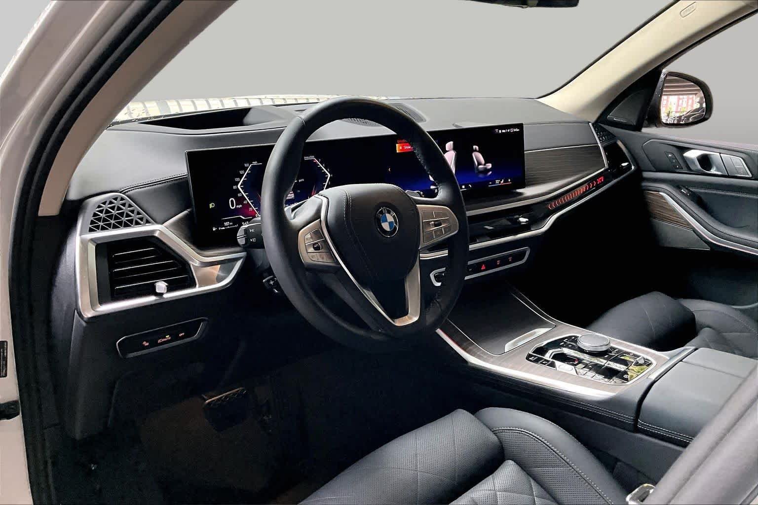Used 2026 Mineral White Metallic BMW xDrive40i image 17