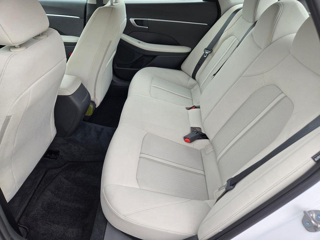 New 2026 White Hyundai SE image 18