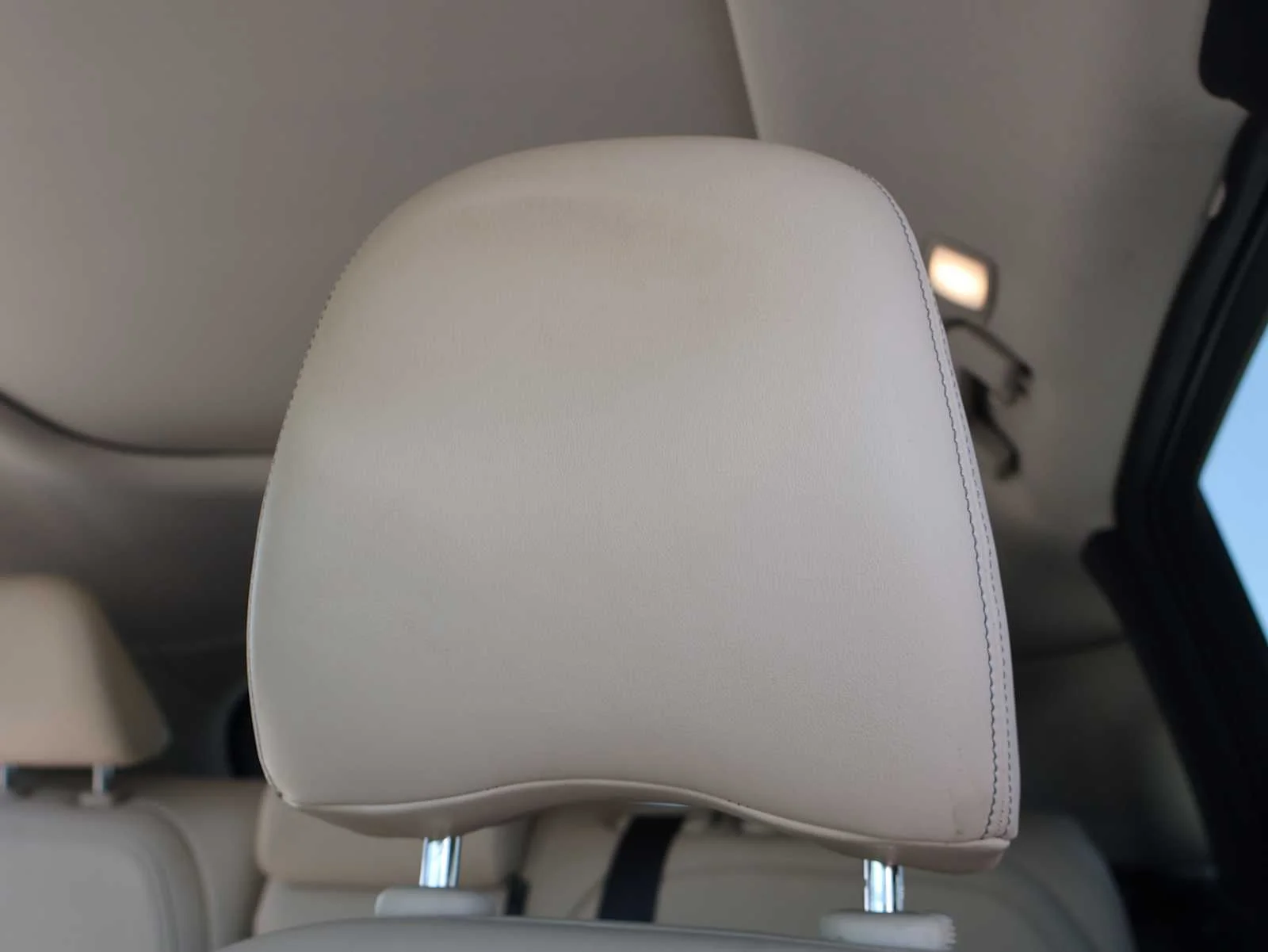 Used 2019 Majestic White INFINITI ESSENTIAL image 16