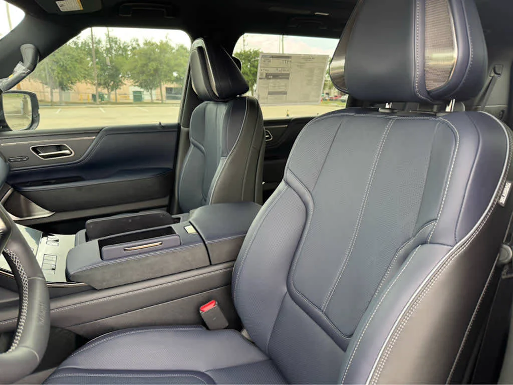 New 2026 Mineral Black INFINITI SPORT image 6