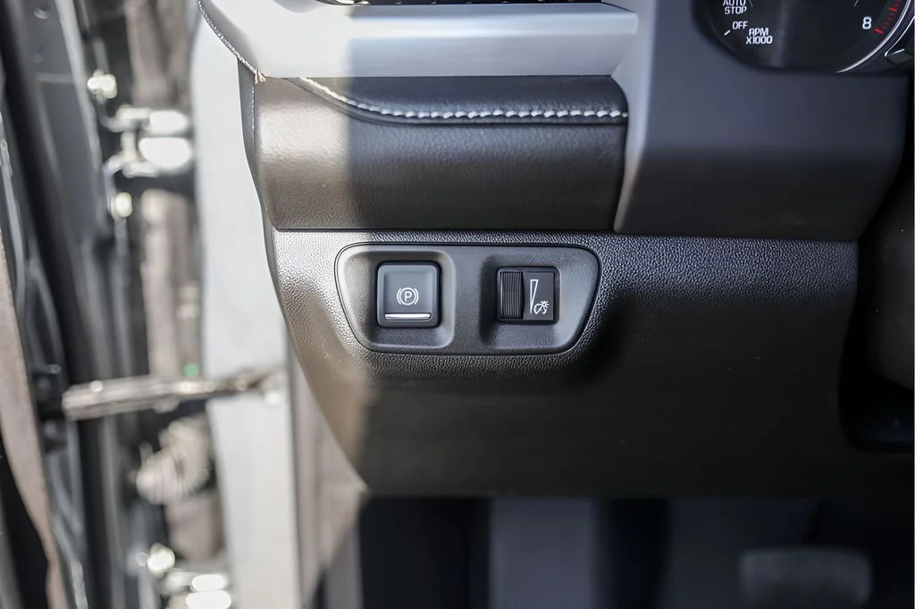 Used 2023 Silver GMC SLE image 18