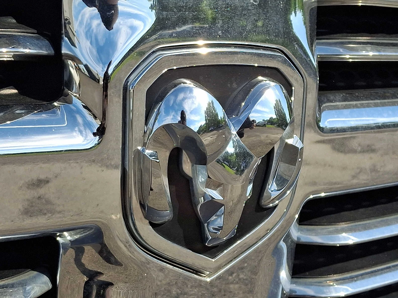 Used 2019 Maximum Steel Clearcoat Metallic Ram Big Horn image 5