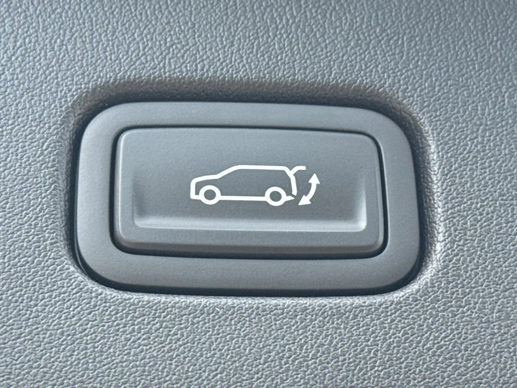 New 2027 Ivory Silver Kia EX image 19