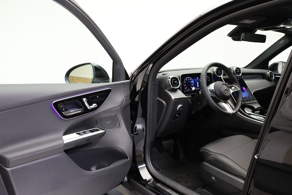 Used 2026 Black Mercedes-Benz GLC 300 image 35