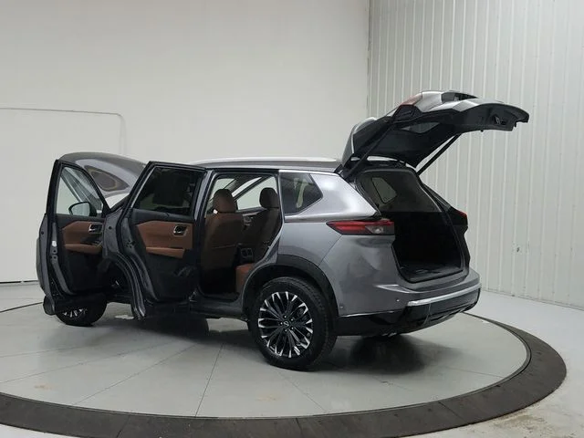 Used 2026 Gray Nissan Platinum image 13
