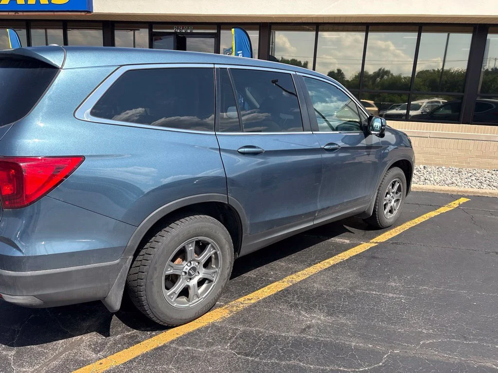 Used 2017  Honda EX-L image 3