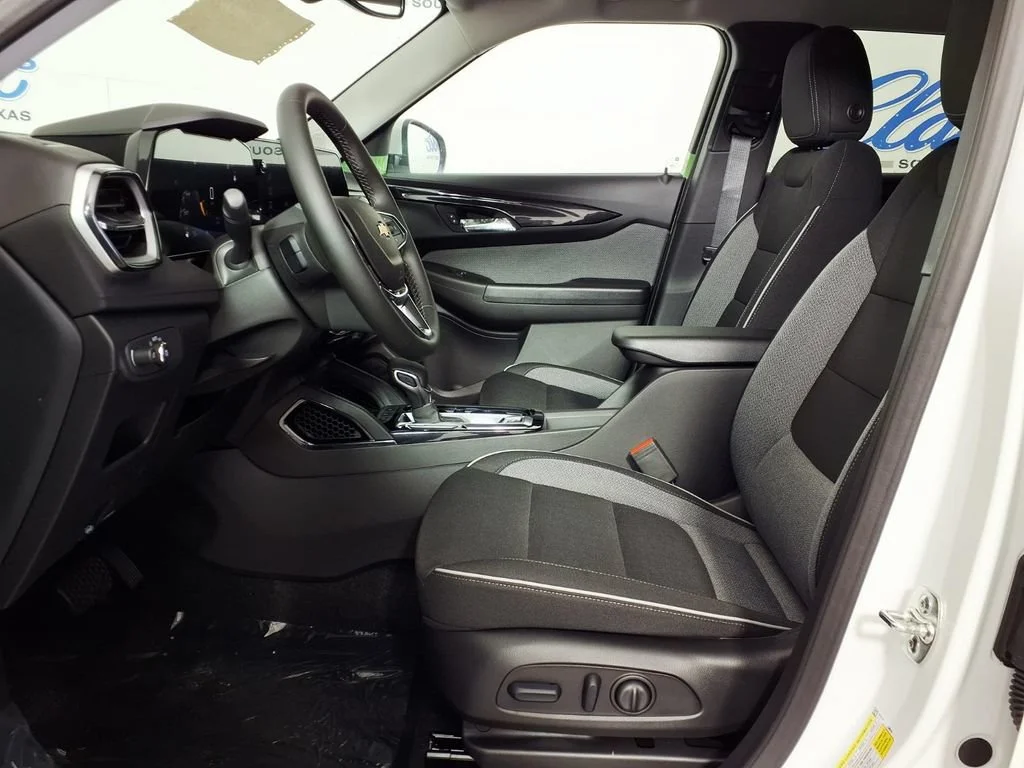 New 2026 Summit White Chevrolet LT image 7