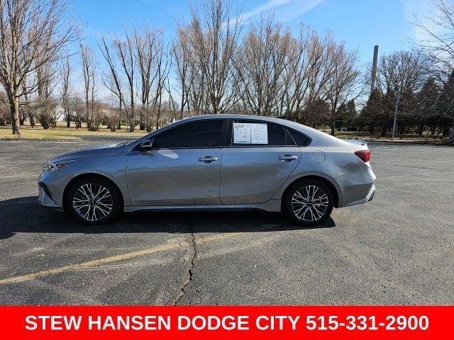 2023 Kia Forte GT-Line AT's photo