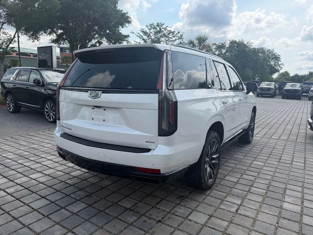 Used 2021 Crystal White Cadillac Sport image 5