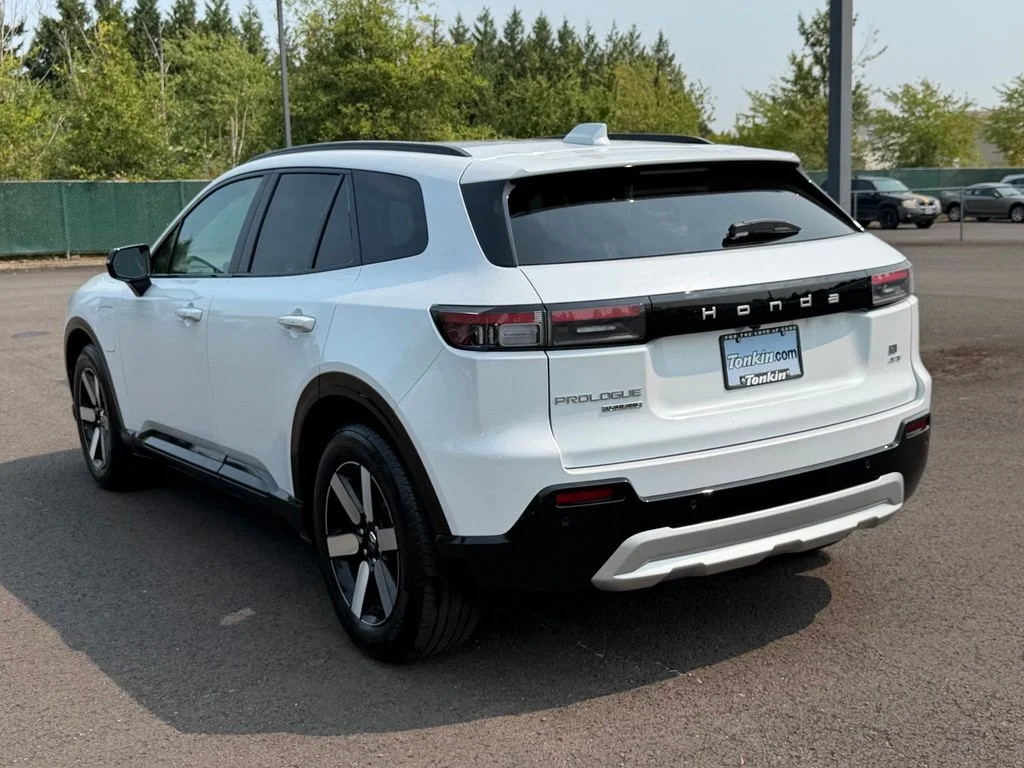 New 2026 Frostline White Pearl Honda Touring image 6