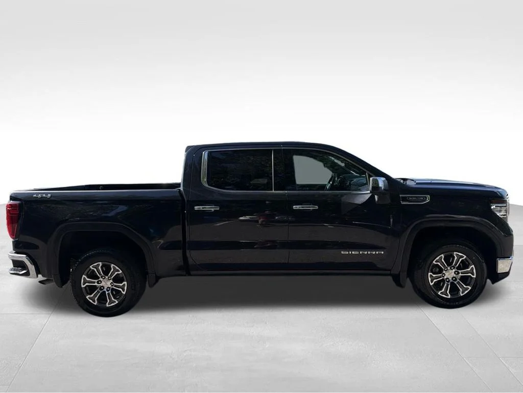 Used 2025 Silver GMC SLT image 7