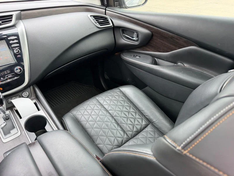 Used 2023 Gray Nissan Platinum image 17