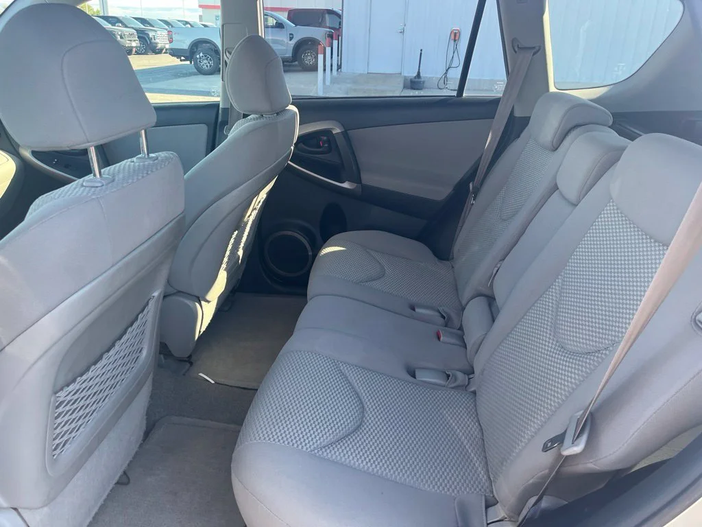 Used 2008 Classic Silver Metallic Toyota Limited image 13