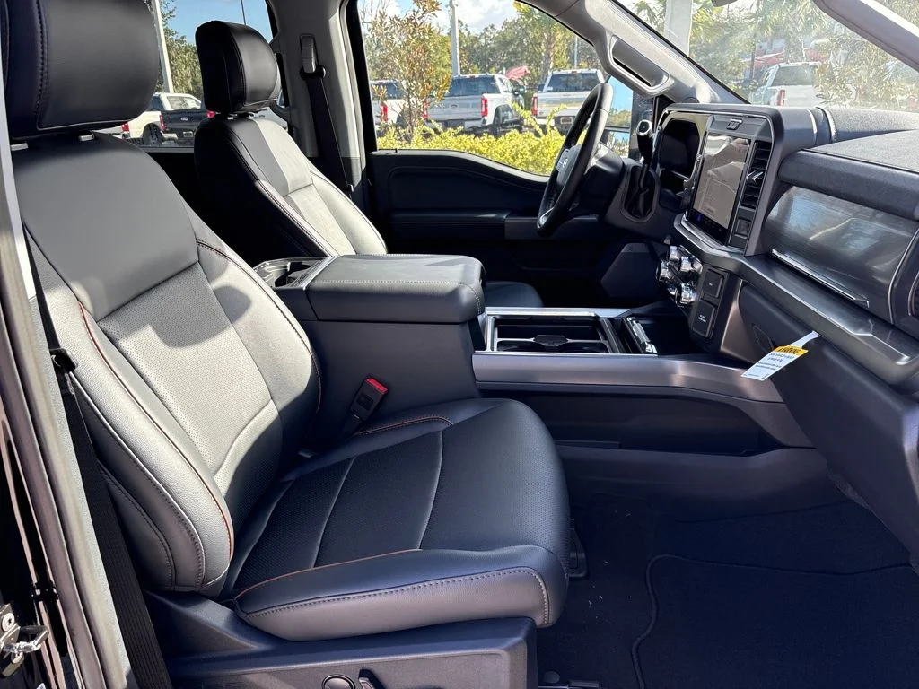 2025 Ford F-250 Super Duty Lariat - Photo 28