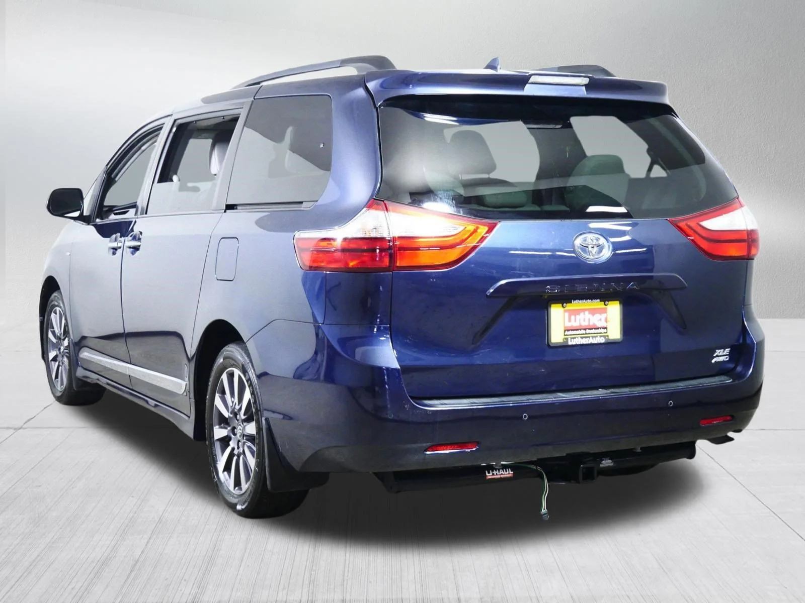 Used 2018 Parisian Night Pearl Toyota XLE image 5