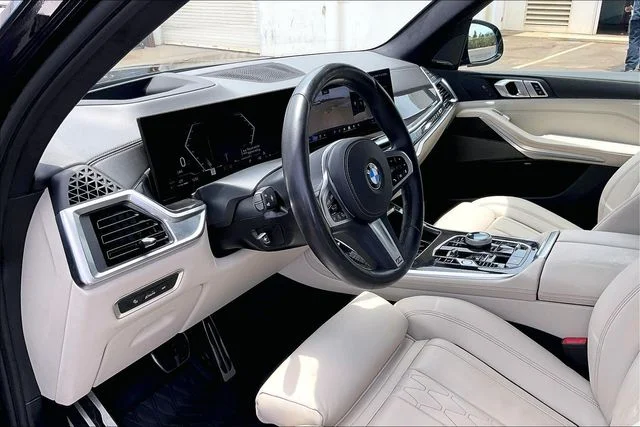 Used 2024 Black BMW xDrive40i image 13