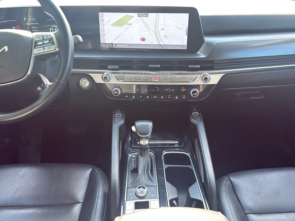 Used 2025 Black Kia S image 20