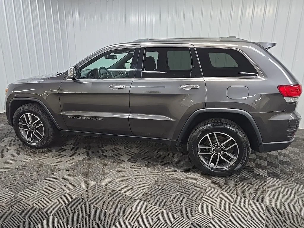 Used 2020 Gray Jeep Limited image 4