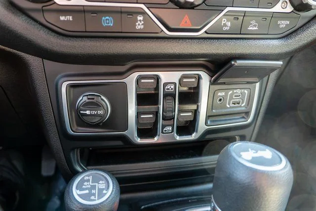 Used 2025 Orange Jeep Sport S 4xe image 27
