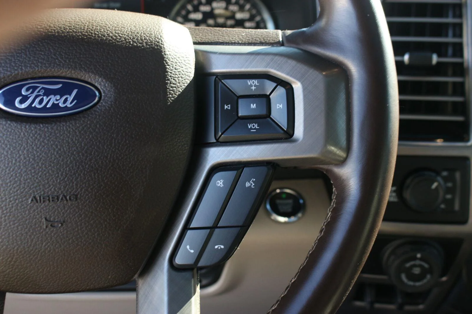 Used 2020 Silver Ford Limited image 19