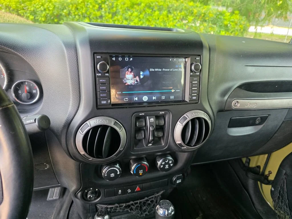 Used 2013 Green Jeep Sport image 18